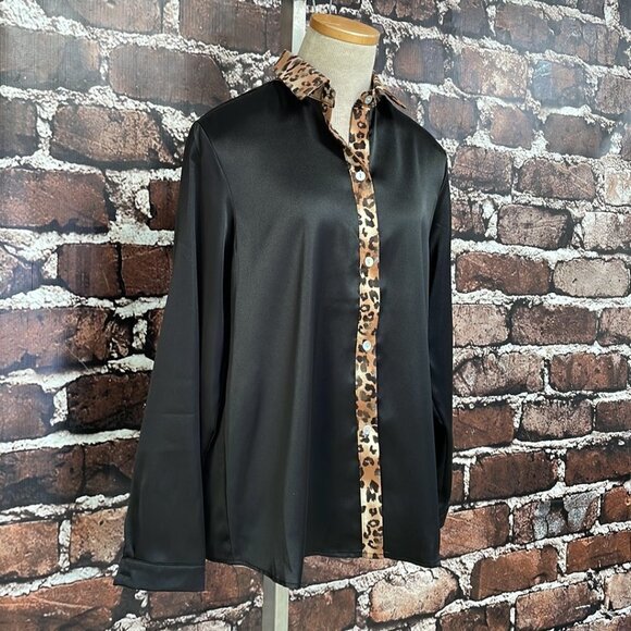 Mine Free Blouse NWT Long Sleeve Button Up Leopard Print Black Size Small S - Picture 8 of 15